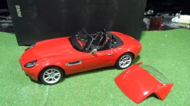Kyosho BMW Z8 Hardtop E52 Red dealer edition 1:18 80439411729