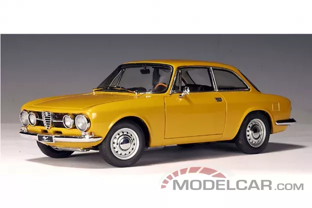 AUTOart Alfa Romeo 1750 GTV 1967 Giallo Ocra LHD 1:18 70103
