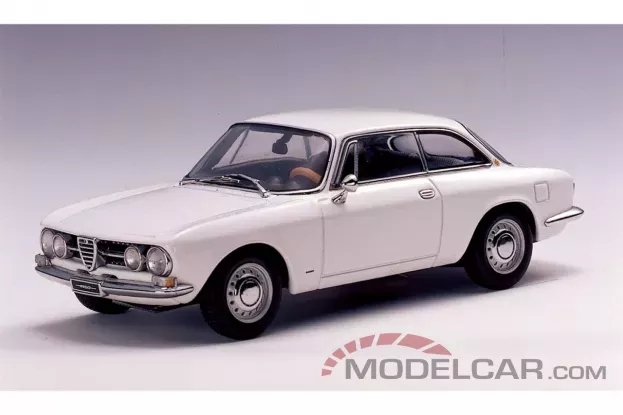 AUTOart Alfa Romeo 1750 GTV LHD White 1:43 50103