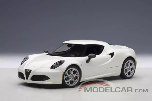 AUTOart Alfa Romeo 4C Bianco Madreperla 1:18 70188