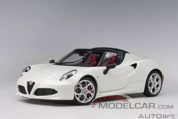 AUTOart Alfa Romeo 4C Spider Bianco Trofeo 1:18 70141