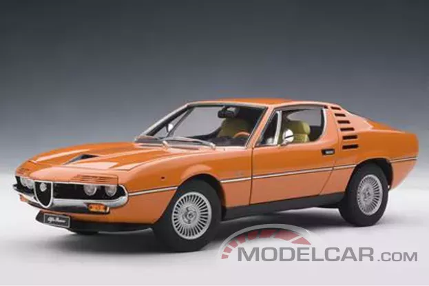 AUTOart Alfa Romeo Montreal 1970 Orange 1:18 70172