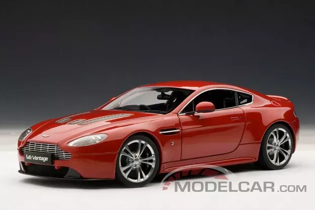 AUTOart Aston Martin V12 2010 Vantage Red 1:18 70208