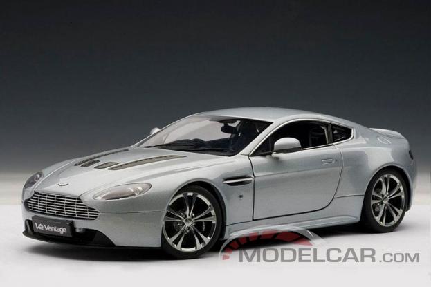 Autoart Aston Martin V12 Vantage Plata