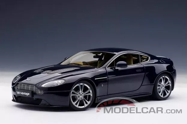 AUTOart Aston Martin V12 Vantage 2010 Midnight Blue 1:18 70205