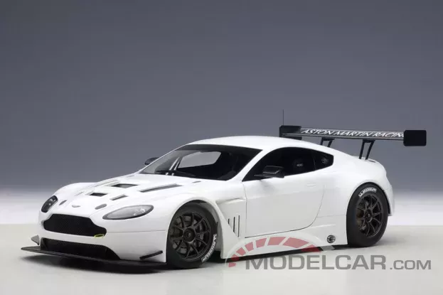 AUTOart Aston Martin V12 Vantage GT3 2013 White 1:18 81307