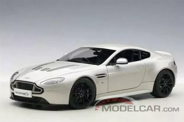AUTOart Aston Martin V12 Vantage S 2015 Meteorite Silver 1:18 70251