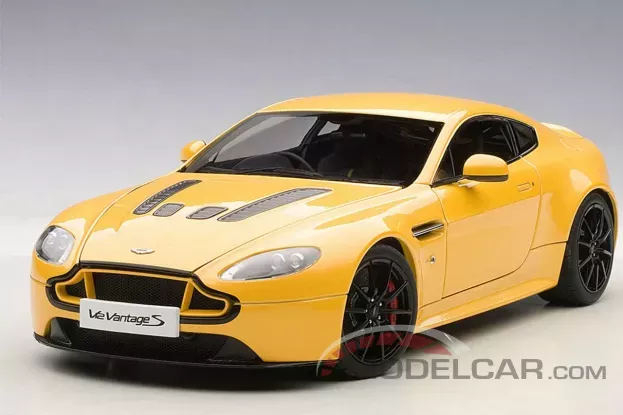 AUTOart Aston Martin V12 Vantage S 2015 Yellow Tang 1:18 70252