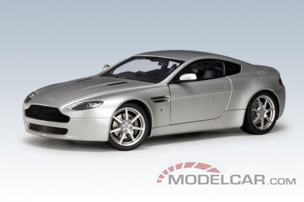 Autoart Aston Martin V8 Vantage Silver