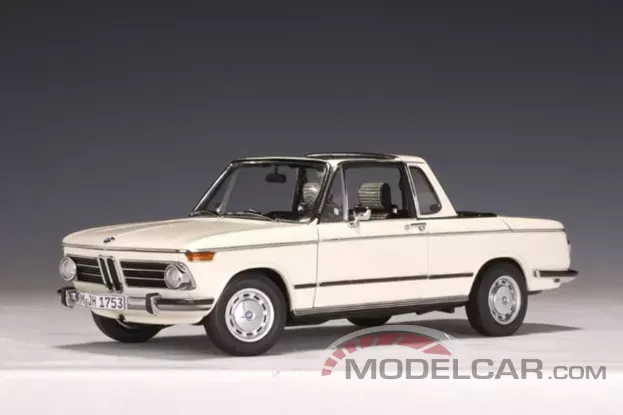AUTOart BMW 2002 Baur Cabriolet Chamonixwhite 1:18 70532