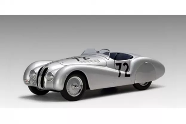 AUTOart BMW 328 Streamline Roadster 1940 Mille Miglia 72 1:18 84045