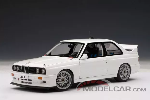 AUTOart BMW M3 DTM e30 1989 plain body version white 1:18 89045