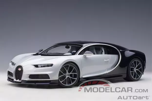 AUTOart Bugatti Chiron Glacier White Atlantic Blue 2017 1:18 12112