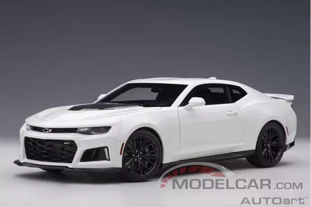 AUTOart Chevrolet Camaro ZL1 2017 Summit White 1:18 71206