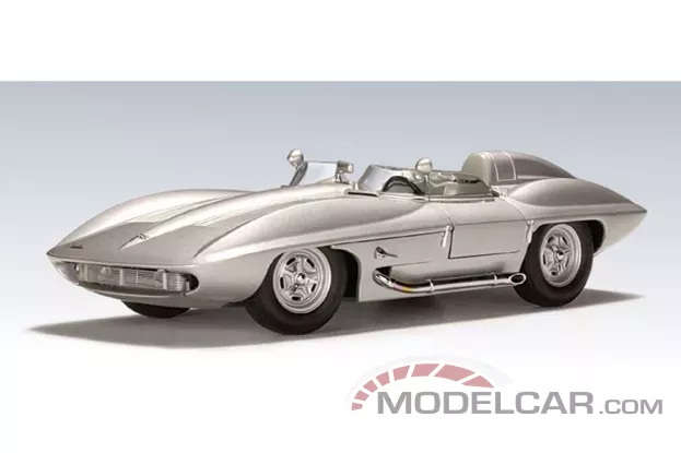 AUTOart Chevrolet Corvette C1 Stingray 1959 Silver 1:18 71000