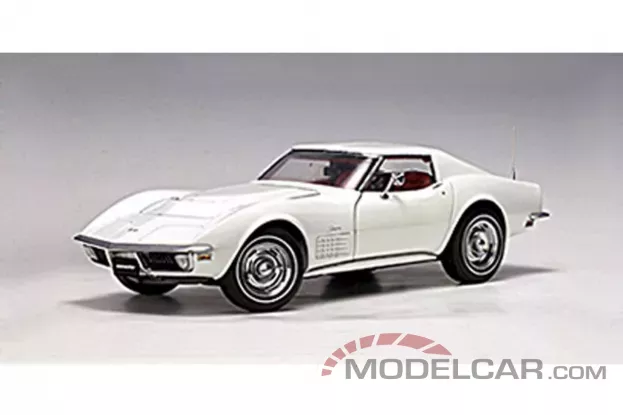 AUTOart Chevrolet Corvette C3 Coupe 1970 Classis White 1:18 71171