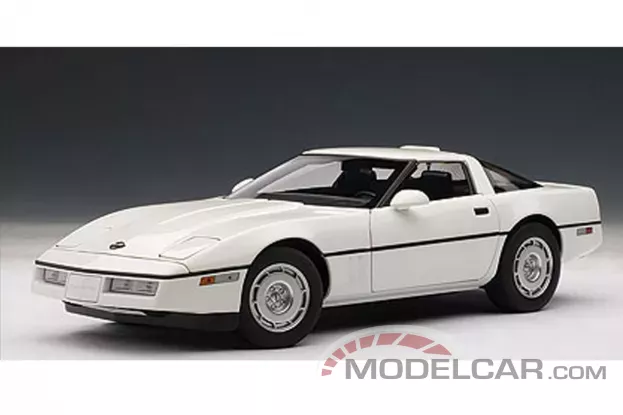 AUTOart Chevrolet Corvette C4 Coupe 1986 White 1:18 71243