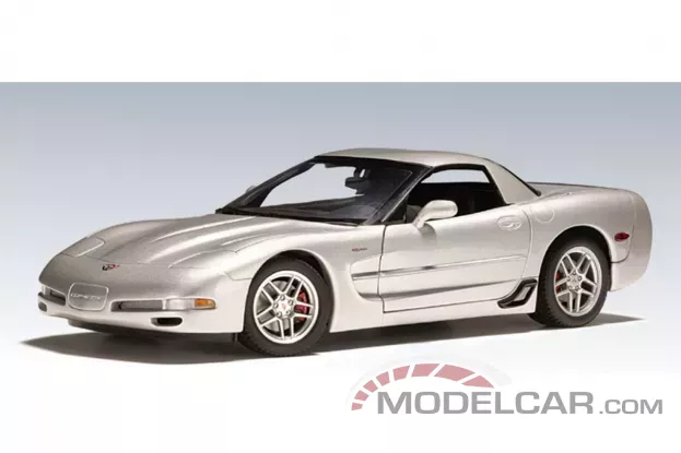 AUTOart Chevrolet Corvette C5 Z06 2001 Quick Silver 1:18 71062