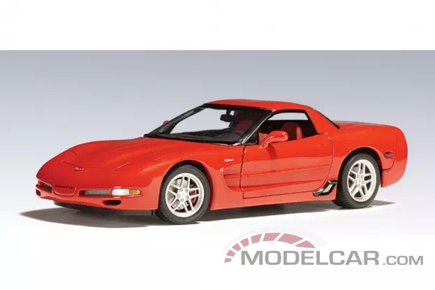 AUTOart Chevrolet Corvette C5 Z06 2001 Torch Red 1:18 71061