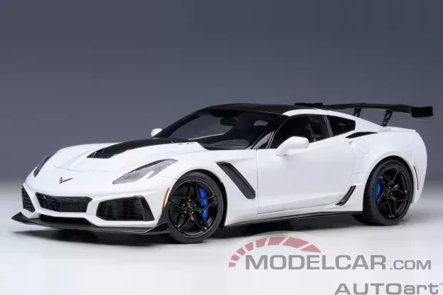 AUTOart Chevrolet Corvette C7 ZR1 Arctic White 1:18 71270
