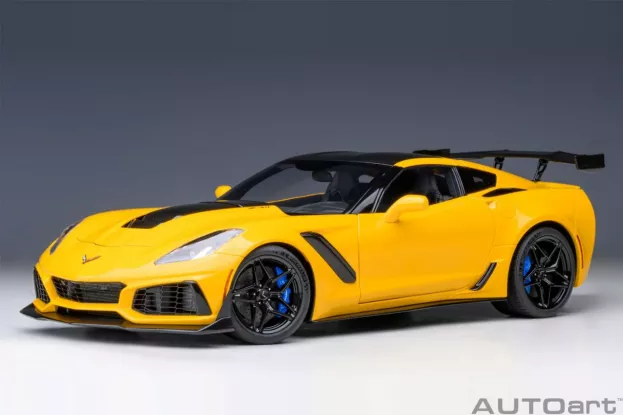AUTOart Chevrolet Corvette C7 ZR1 Corvette Racing Yellow Tintcoat 1:18 71278