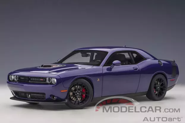 AUTOart Dodge Challenger 392 HEMI Scat Pack Shaker 2018 Plum Crazy 1:18 71744