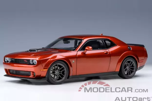 AUTOart Dodge Challenger R T Scat Pack Shaker Widebody 2022 Sinamon Stick 1:18 71773