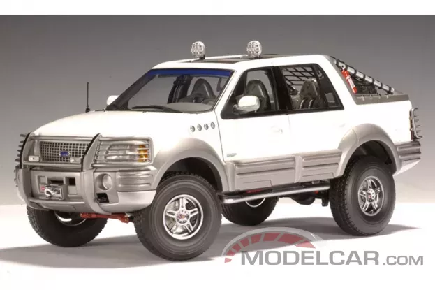 AUTOart Ford Expedition Himalaya White 1:18 72781