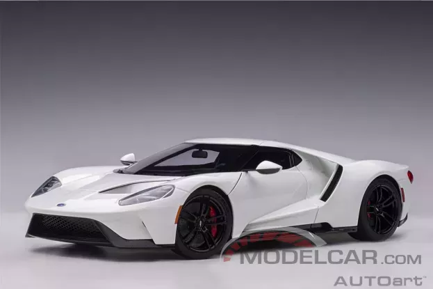 AUTOart Ford GT 2017 Frozen White 1:18 72941