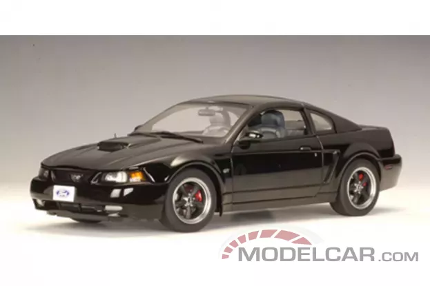 AUTOart Ford Mustang 4 GT Bullitt 2001 Black 1:18 72852