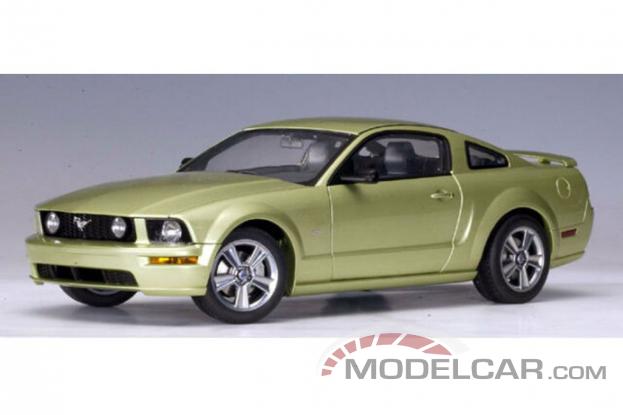 AUTOart Ford Mustang 5 GT 2004 Auto Show Version Legend Lime 73011