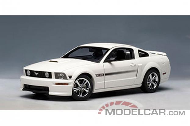 AUTOart Ford Mustang 5 GT Coupe California Special Performance 2007 white 73111