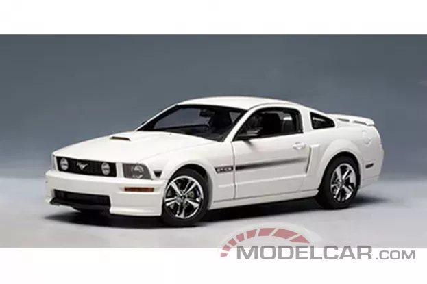AUTOart Ford Mustang 5 GT Coupe California Special Performance 2007 white 1:18 73111
