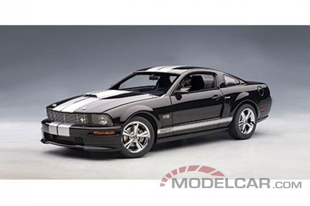 AUTOart Ford Mustang 5 Shelby GT 2007 Black with Silver Stripes 73118