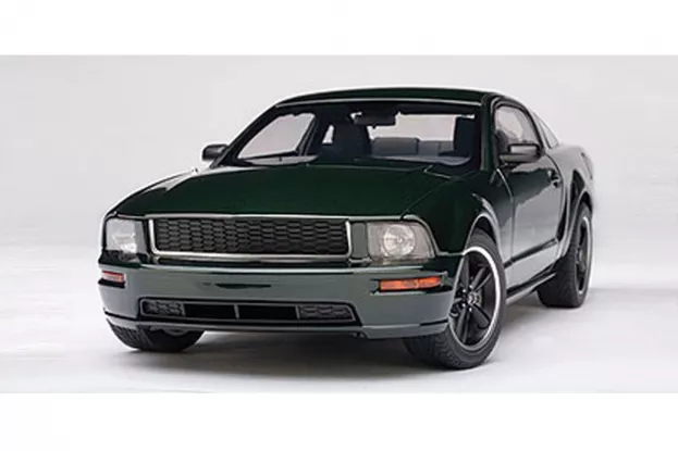 AUTOart Ford Mustang GT Bullitt 2008 Hightland Green Metallic 1:18 73066