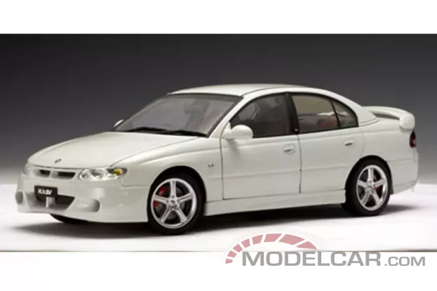 AUTOart HSV Commodore VT2 Clubsport R8 Herron White 1:18 73304