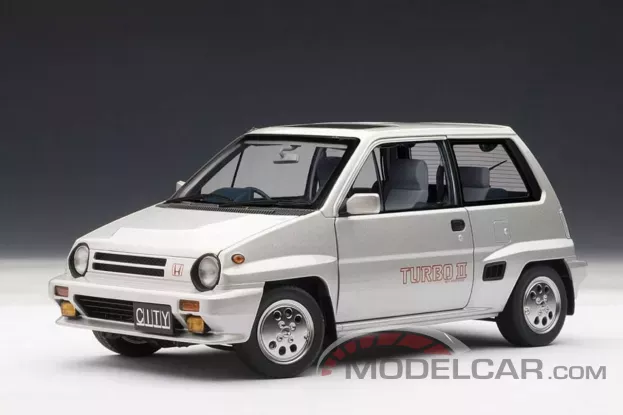 AUTOart Honda City Turbo II Silver with Motocompo in Red and Bulldog 1:18 73284