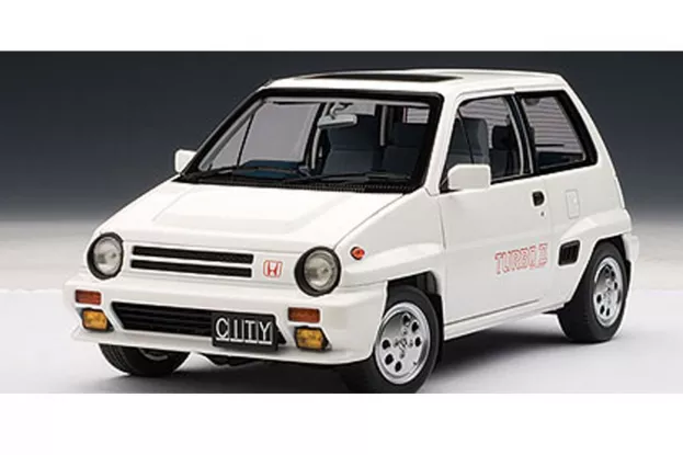 AUTOart Honda City Turbo II White with Motocompo in Yellow 1:18 73282