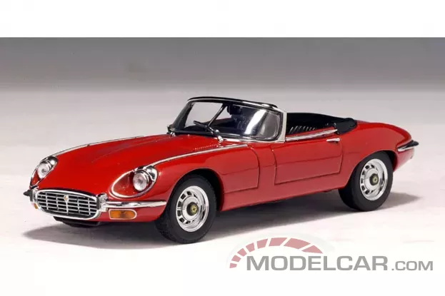 AUTOart Jaguar E-Type Roadster Series III V12 Red 1:43 53773