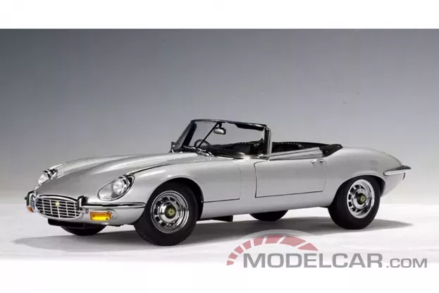 AUTOart Jaguar E-Type Roadster Series III V12 Silver 1:18 73521