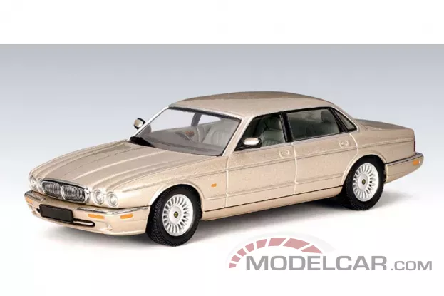 AUTOart Jaguar XJ8 X308 Gold 1:43 53573