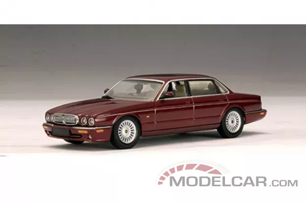 AUTOart Jaguar XJ8 X308 Red 1:43 53572
