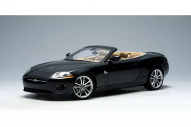 AUTOart Jaguar XK Cabriolet 2006 Indigo Blue 1:18 73637