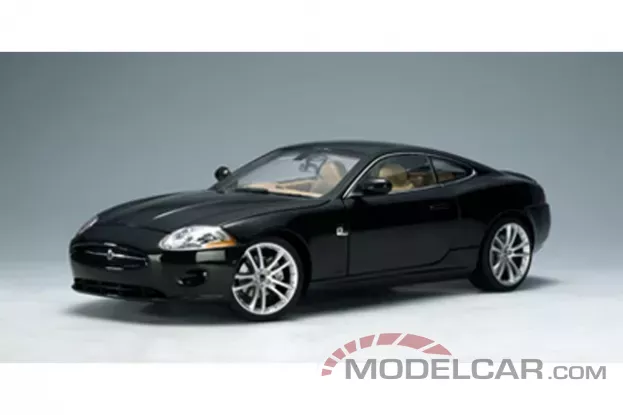 AUTOart Jaguar XK Coupe Midnight 1:18 73632