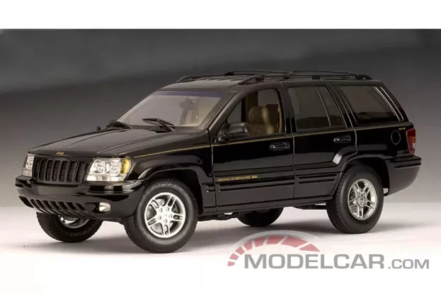 AUTOart Jeep Grand Cherokee WJ 1999 Black 1:18 74012