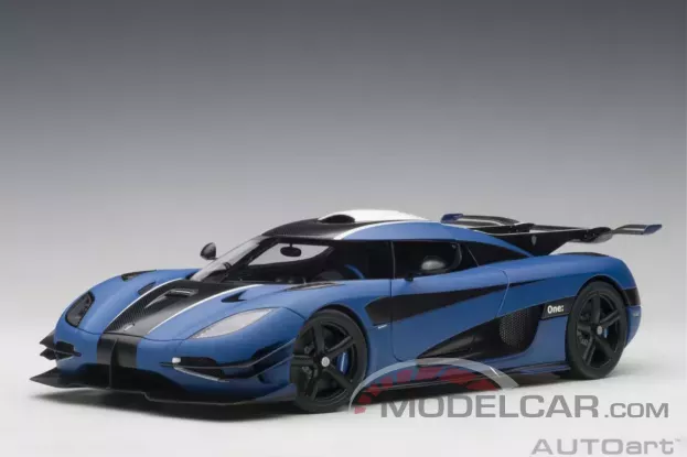 AUTOart Koenigsegg One:1 Imperial Blue Carbon with White Accents 1:18 79018
