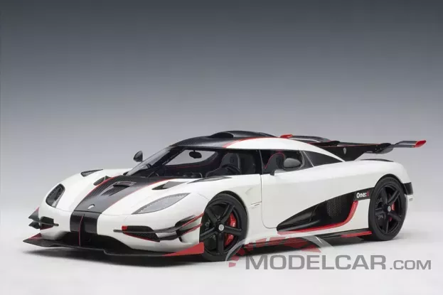 AUTOart Koenigsegg One:1 Pebble White Carbon with Red Accents 1:18 79016