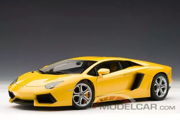 AUTOart Lamborghini Aventador LP700-4 Giallo Orion 1:18 74664