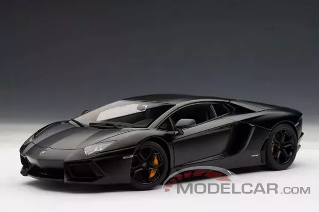 AUTOart Lamborghini Aventador LP700-4 Nero Nemesis Matt Black 1:18 74661