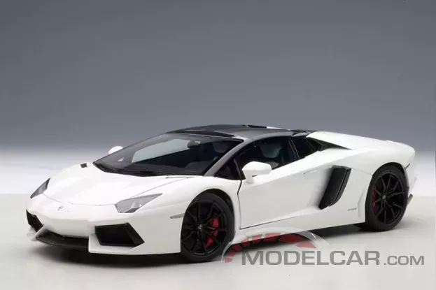 AUTOart Lamborghini Aventador LP700-4 Roadster Bianco Isis 1:18 74696